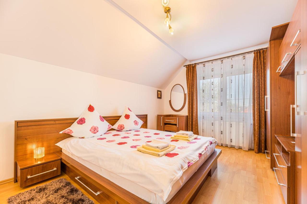 Villa Casa David Săcele Esterno foto